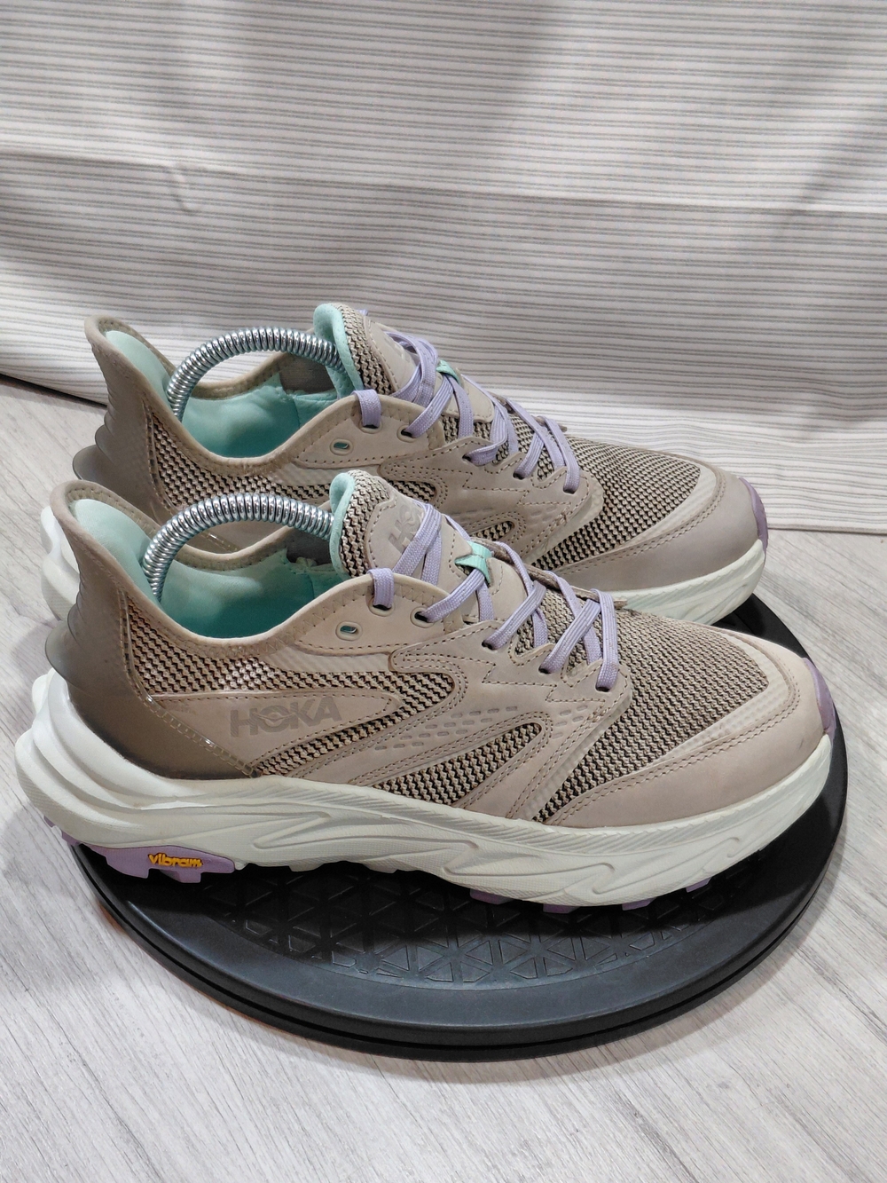 Hoka Women's Anacapa 2 Freedom Trail Hiking Sneakers Taupe Lilac Mint Chunky W8B - Picture 2 of 15